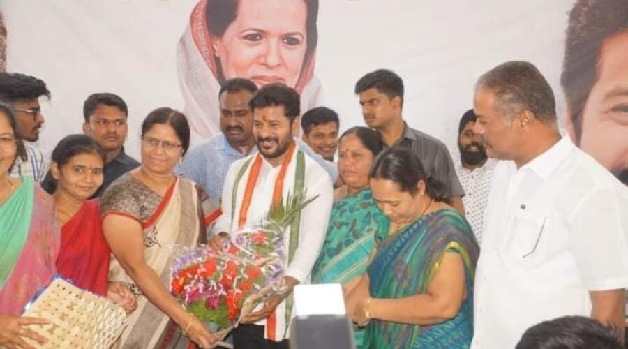 నాయీ బ్రాహ్మణ  మహిళా సంక్షేమ సంఘం రాష్ట్ర అధ్యక్షురాలు ఏ దుర్గా రాణి